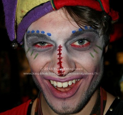 ハロウィン、いかさま師の衣装。ゴールドコーストのドラキュラズにて