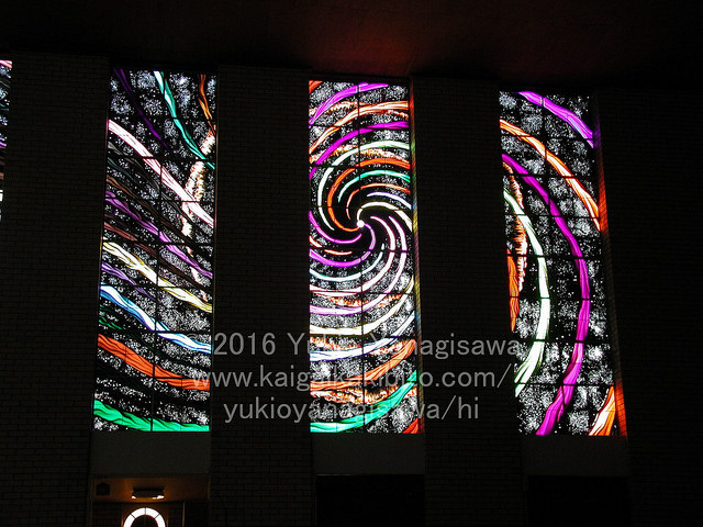 聖モニカ教会のステンドグラス3