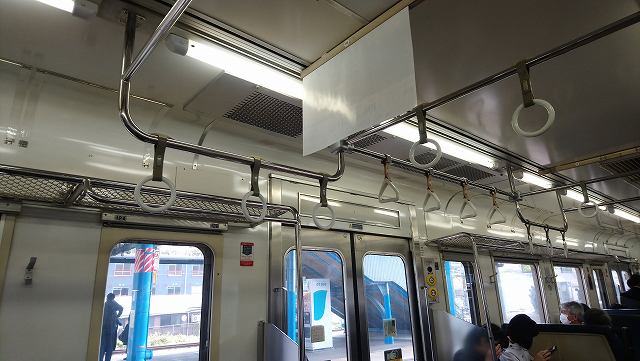 中央本線の車内