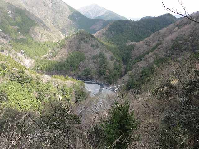 寸又峡「夢の吊り橋」への道から見た「猿並橋」