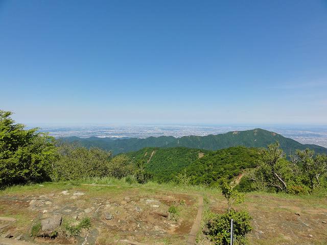 塔ノ岳山頂から眺める大山