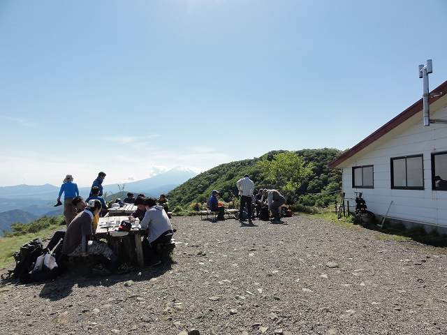 大倉尾根の花立山荘