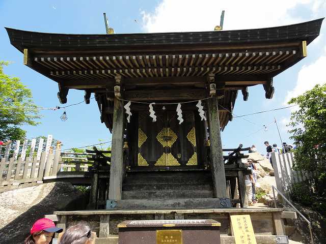 筑波山女体山の神社