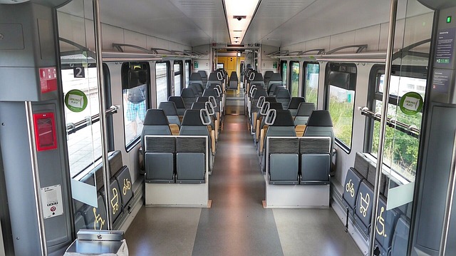電車の車内