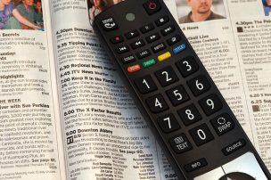 テレビのリモコン
