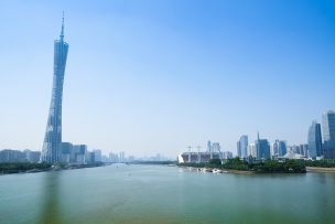 広州の象徴、広州タワーと珠江