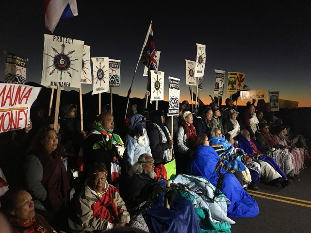 マウナケア山抗議デモ
