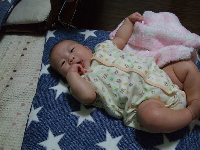 日本で生まれた娘（生後2か月くらい）