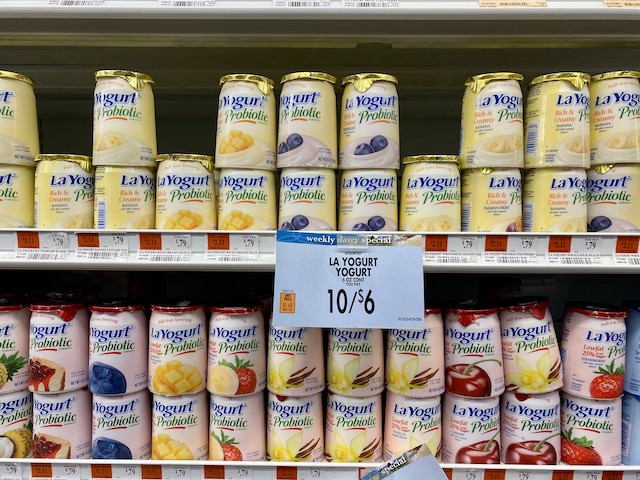 ヨーグルトの棚