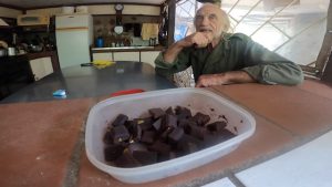 ウアポウ島の「チョコ男」