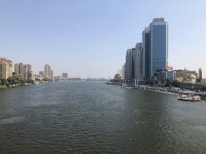 近代的なカイロの街並み