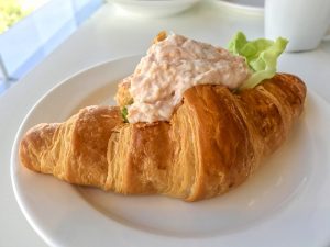 ツナのサンドウィッチ