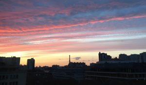 パリの夕暮れ