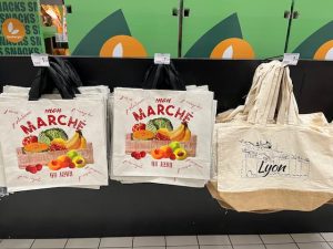 フランスのスーパーマーケットのエコバッグ