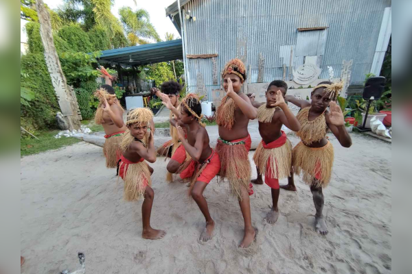 Children from Torres Strait Islands dancing